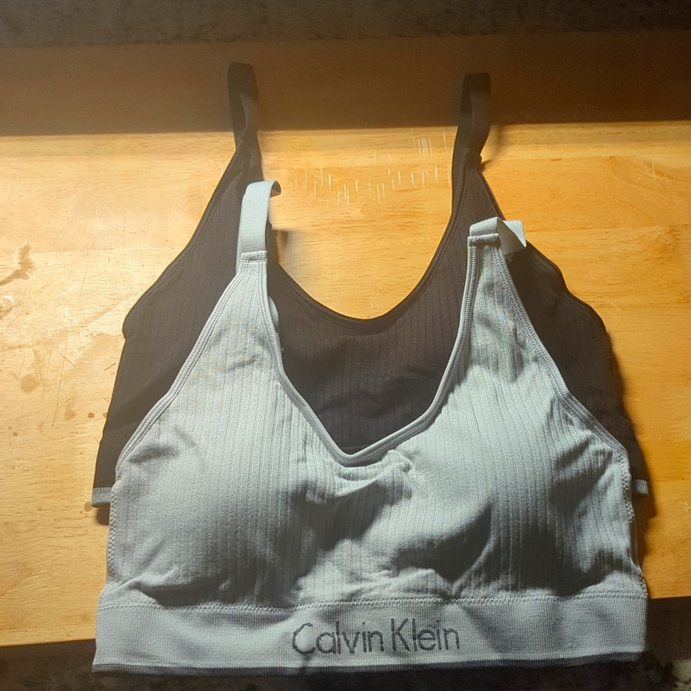 L: CK 2 pack Sports Bras- Size Large Calvin Klein